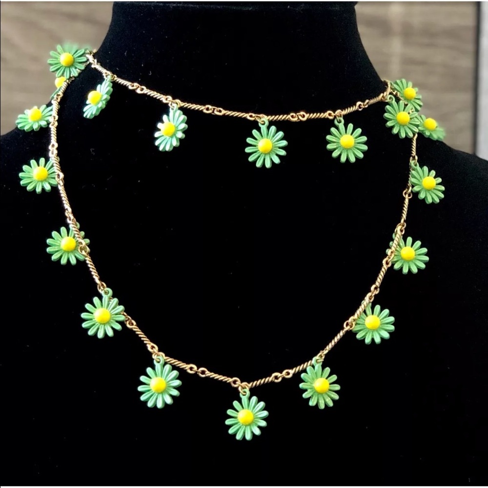 Oscar De La Renta Runway Long 🌸 Charm Necklace